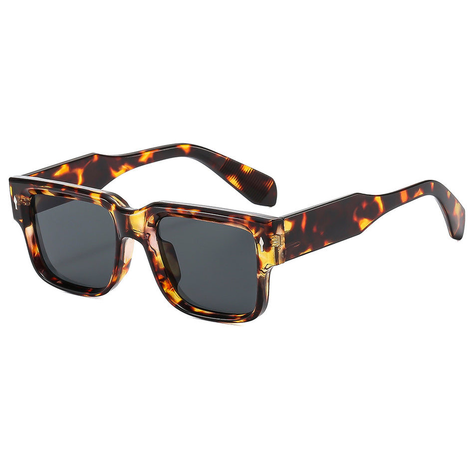 European-Style Small Frame Sunglasses with High-Fashion Appeal